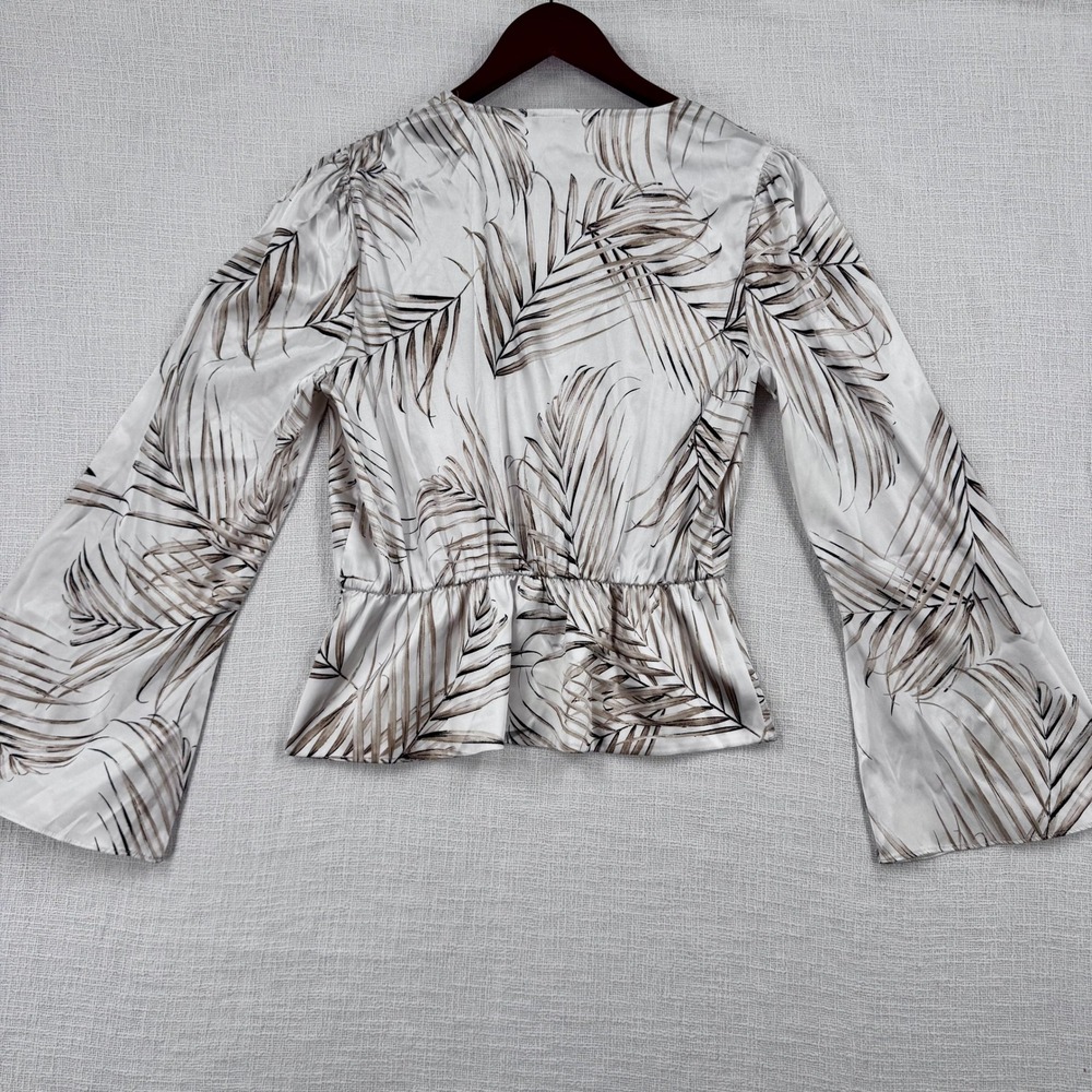 White House Black Market Palm Print Satin Peplum Blouse Bell Sleeve Neutral Boho - Picture 7 of 11